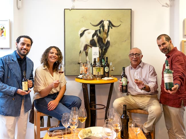 Antonio Flores, el célebre enólogo de la bodega González Byass, dirigió junto a su hija y sucesora Silvia, una cata única