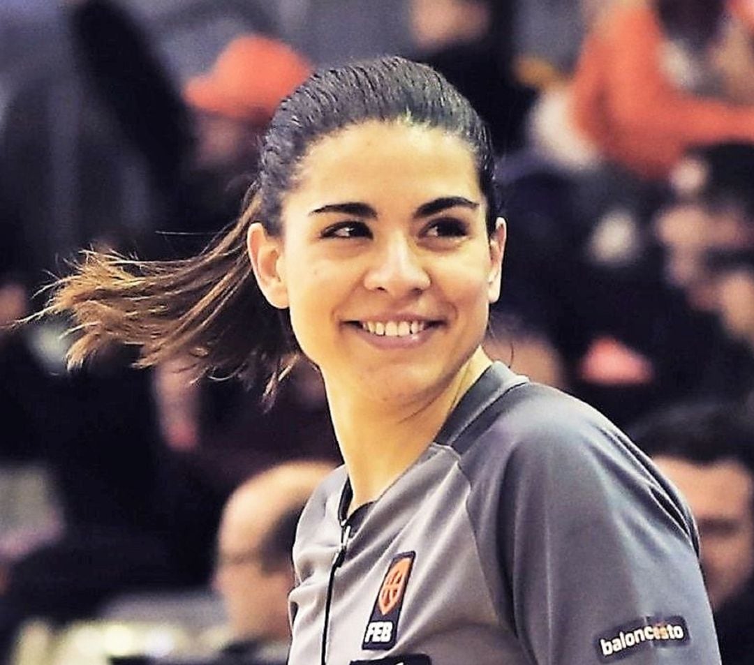 Mari Ángeles García Crespo, árbitra linarense de Liga Femenina y LEB Oro