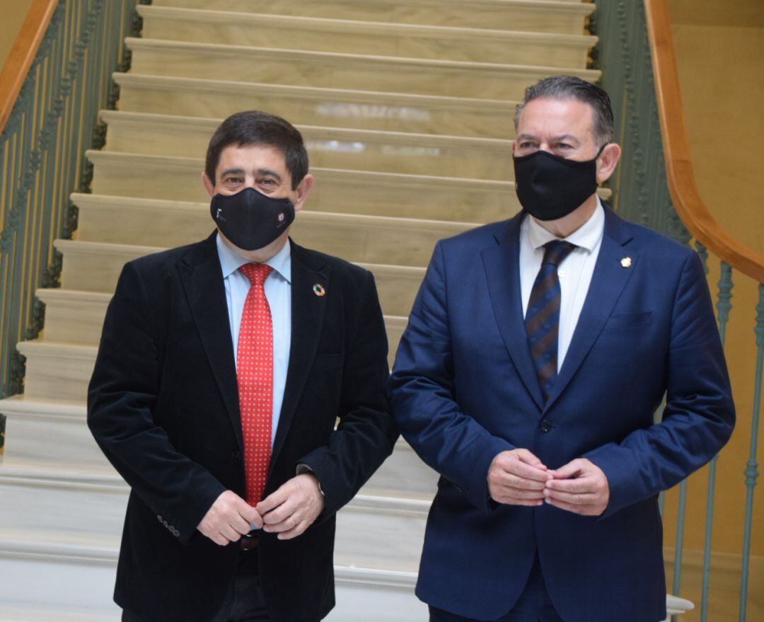 Francisco Reyes y Raúl Caro.