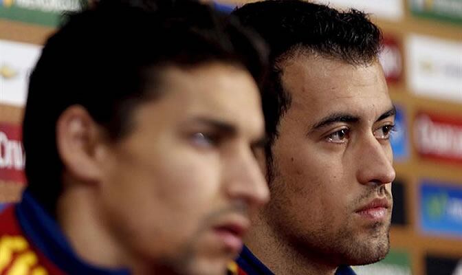 Navas y Busquets comparecen ante los medios