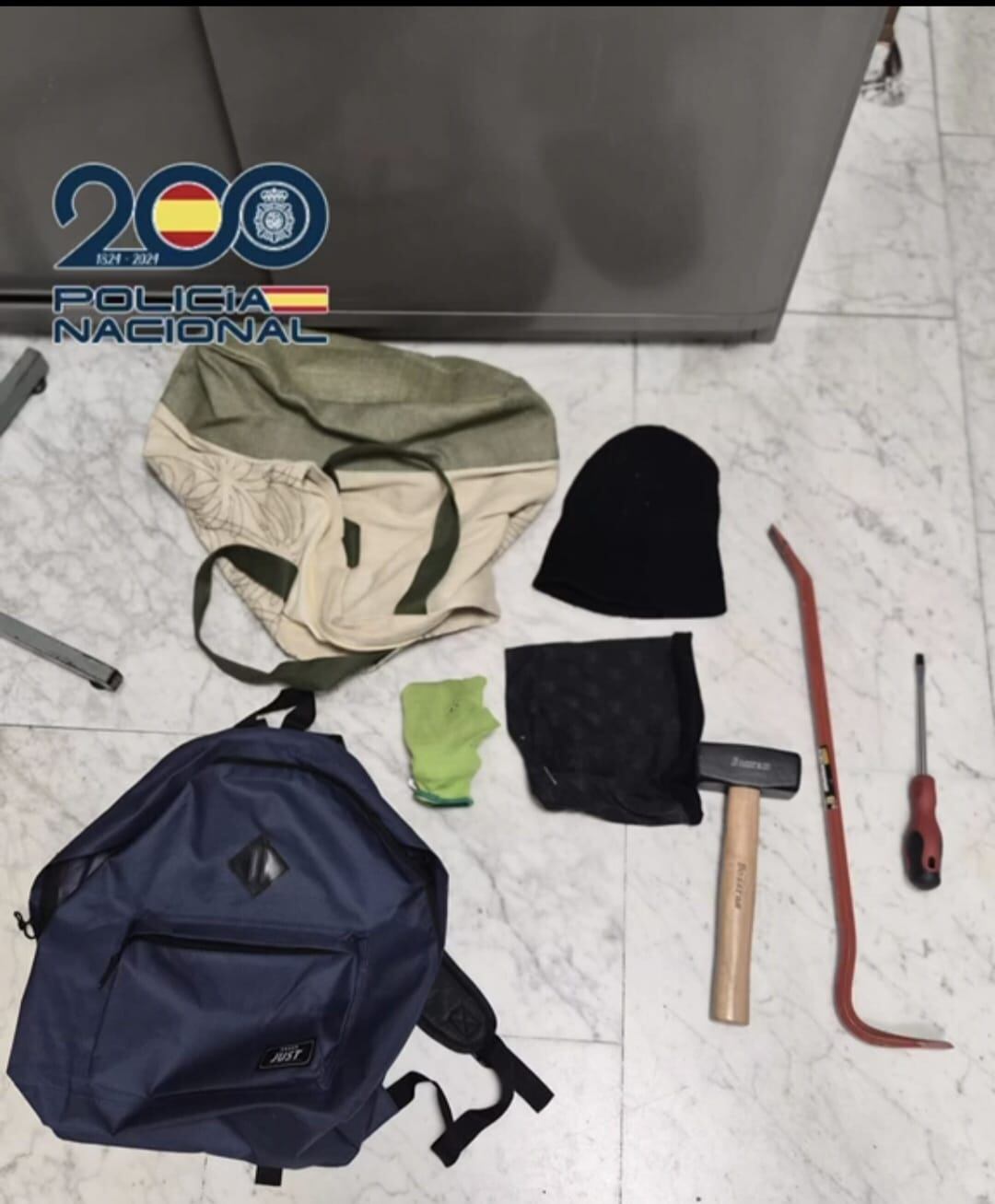 Efectos utilizados por el detenido para cometer el robo
