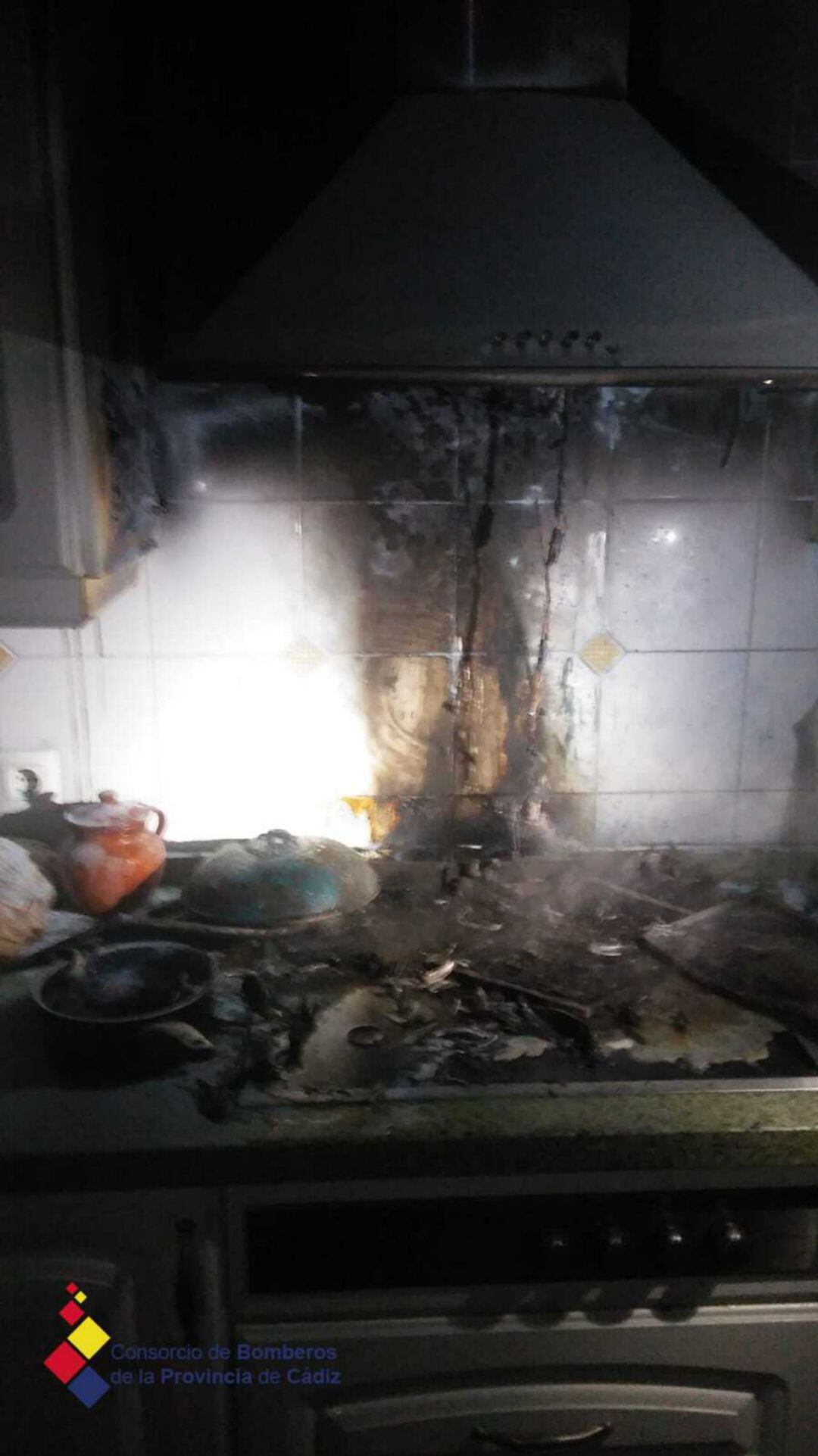 El fuego se originó en la cocina de la vivienda