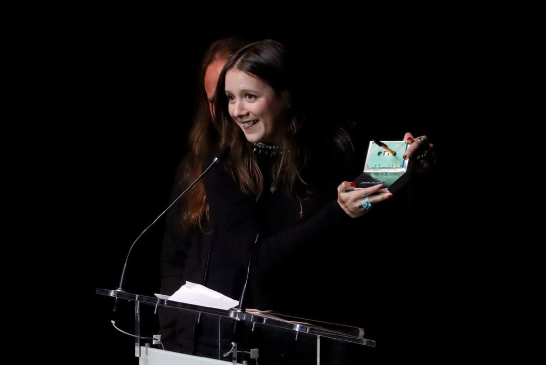 Nina, de Morgan, tras recibir el premio AIE al Mejor Artista en la gala de los Premios MIN 2019