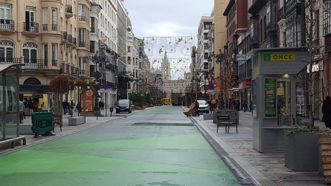 La lluvia ha retrasado unos días las labores de pintura