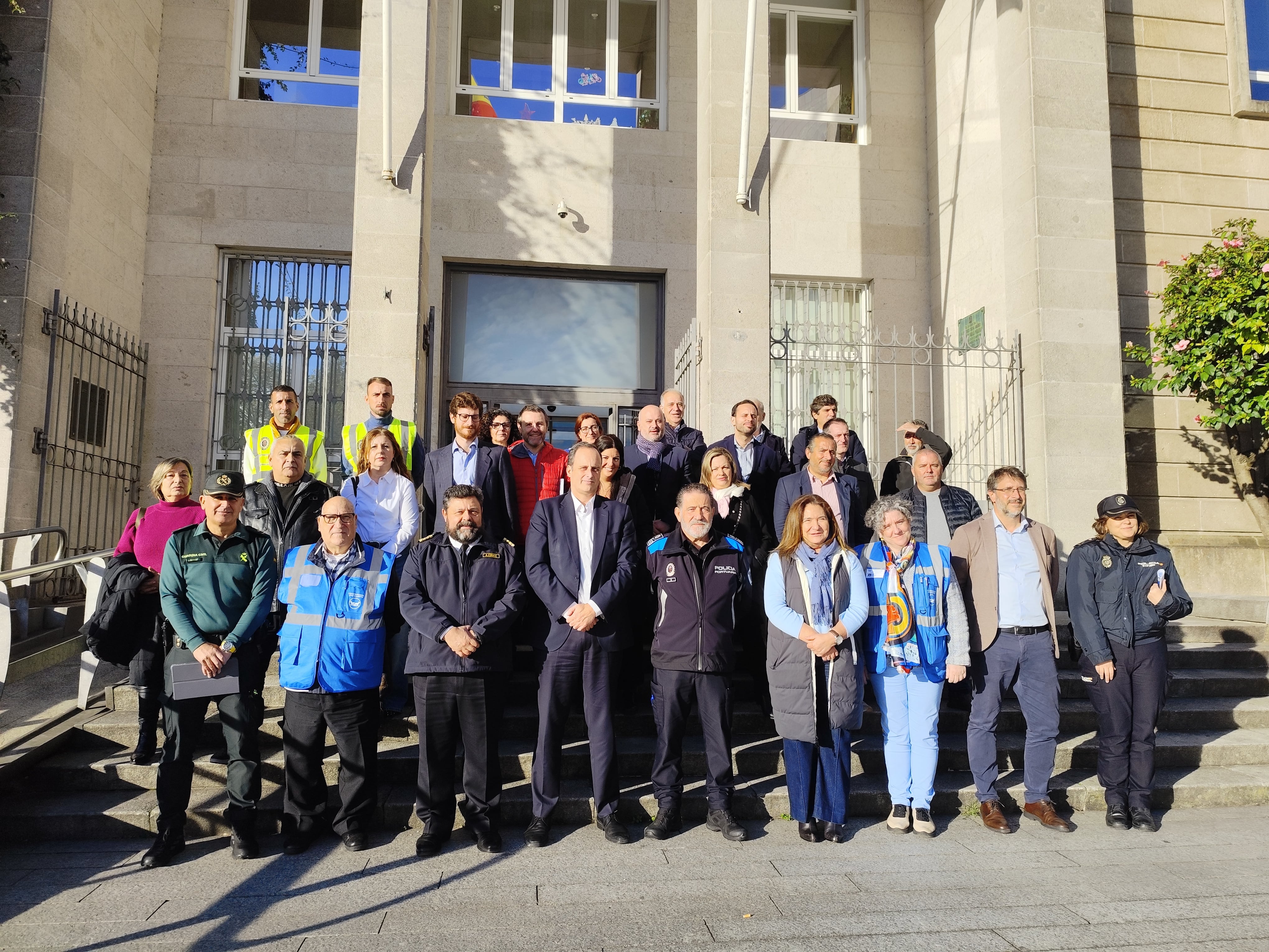 Equipo de la Autoridad Portuaria con la Delegada de la Xunta en Vigo, Ana Ortiz