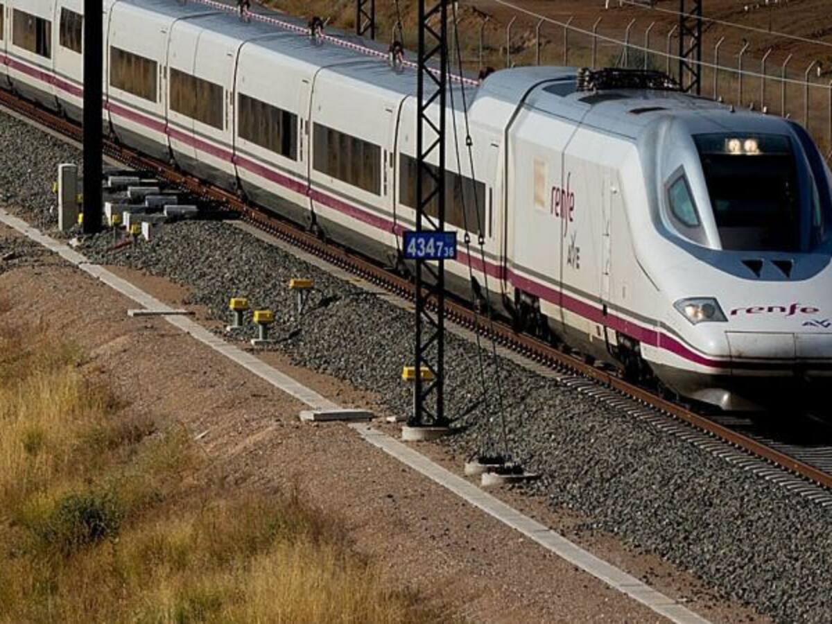 Los 25.000 billetes a 25 euros de Renfe se agotan en una hora y veinte minutos