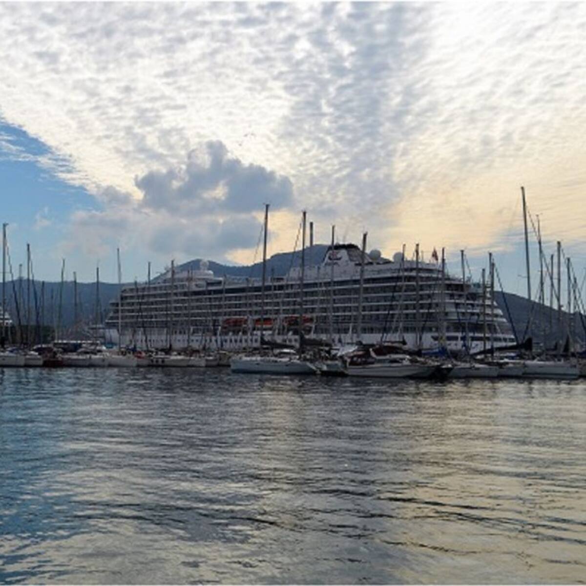Triple escala de cruceros traen hoy a Cartagena a más de 2.000 turistas