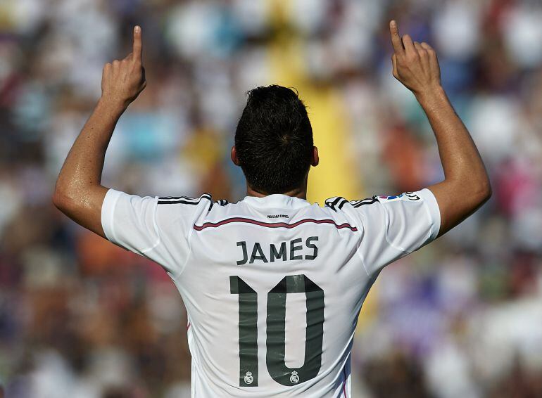 James celebra un gol con el Real Madrid