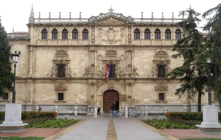 Fachada de la Universidad de Alcalá.