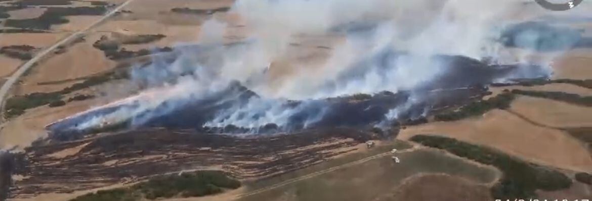 Primeras imágenes del incendio de Sofuentes declarado a las 6 de la tarde de este sábado