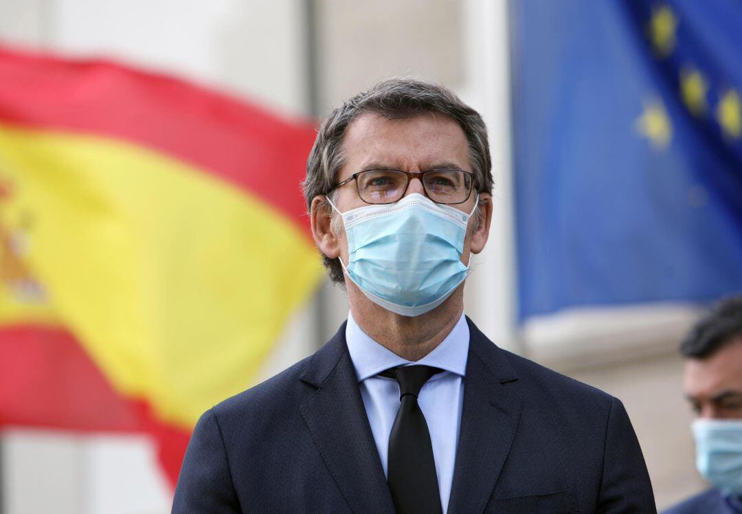 El presidente de la Xunta de Galicia, Alberto Núñez Feijóo, acompañado de sus conselleiros