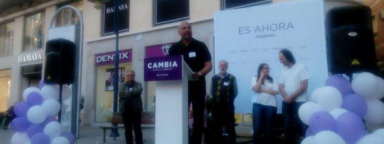 José García Molina, candidadato de Podemos Castilla-La Mancha, en un acto en Talavera de la Reina