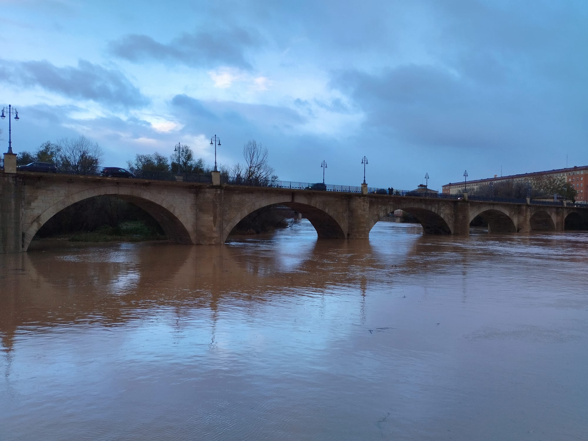 Río Ebro a su paso por Logroño