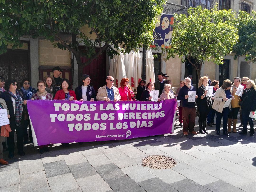 Concentración a las puerta del Ayuntamiento