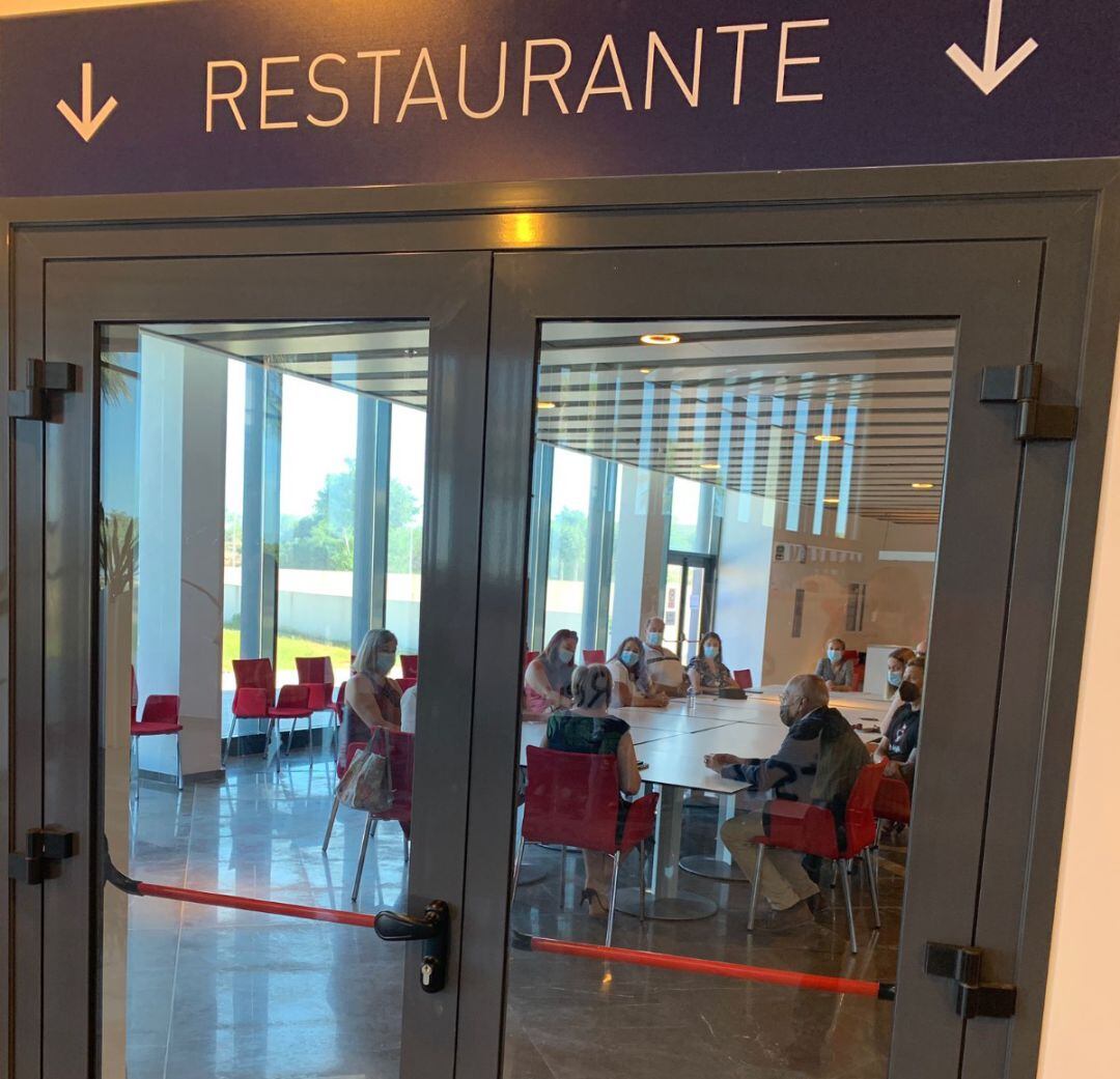 La reunión se ha celebrado en el restaurante del centro sanitario