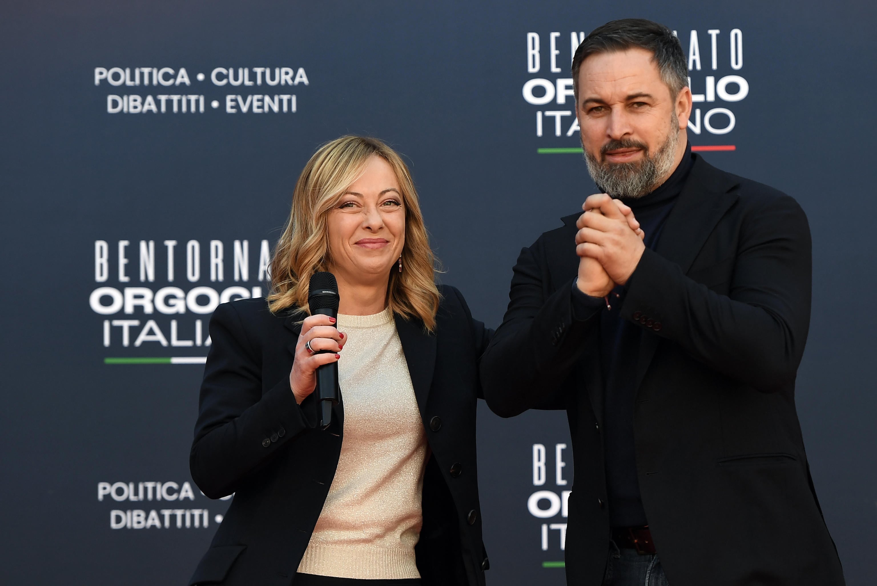 Rome (Italy), 17/12/2023.- Italian Prime Minister Giorgia Meloni (L) greets President of Italian party Vox, Santiago Abascal during the last day of the Atreju 2023 political festival in the gardens of Castel Sant&#039;Angelo in Rome, Italy, 17 December 2023. The Atreju political festival in Rome was organized by Italian Prime Minister Meloni and her right-wing party, Brothers of Italy. The theme of this year&#039;s edition is &#039;Welcome Back Italian Pride&#039; (Bentornato orgoglio italiano). (Italia, Roma) EFE/EPA/FABIO CIMAGLIA
