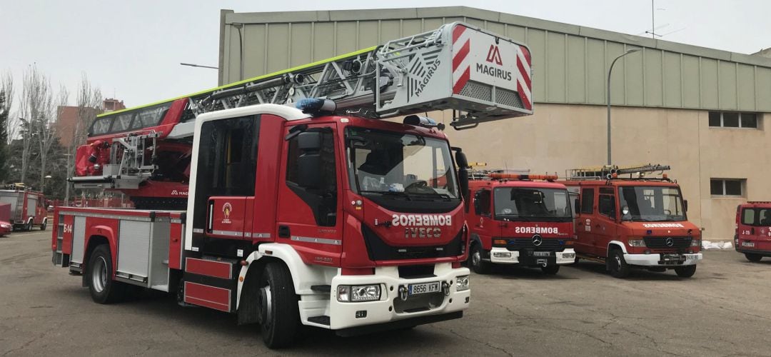 Coche autoescala de bomberos