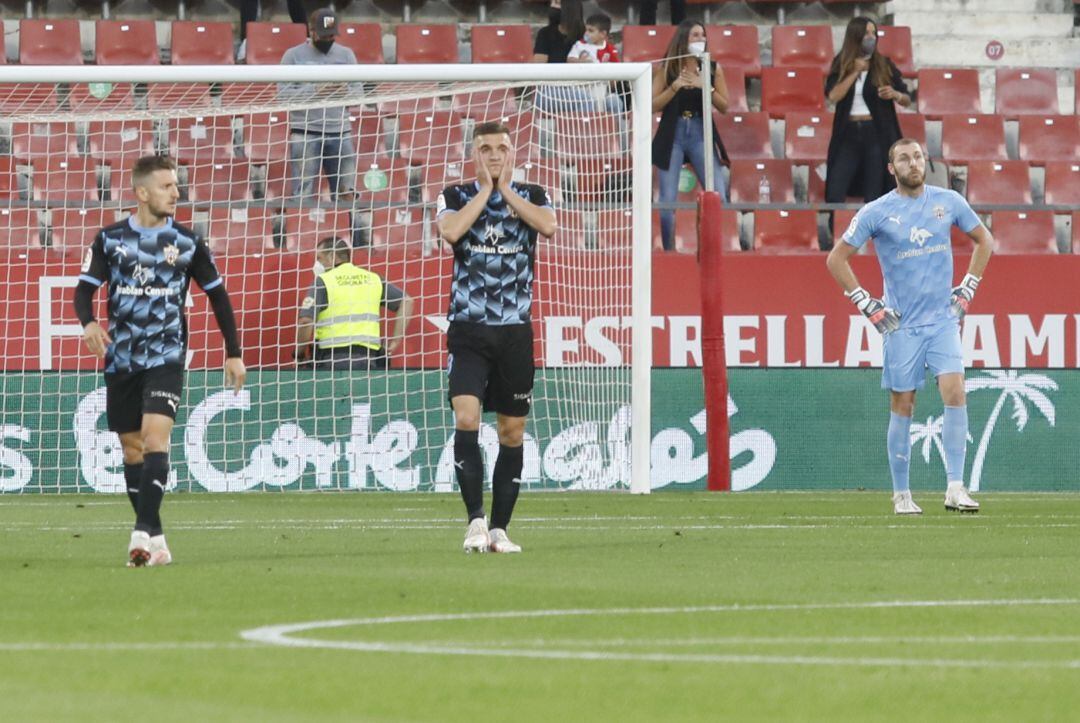 Desesperación en un Almería que encajó dos goles en cinco minutos.
