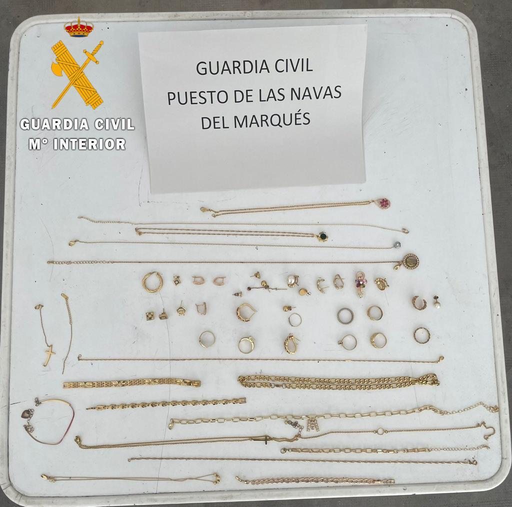 Algunas de las joyas sustraídas