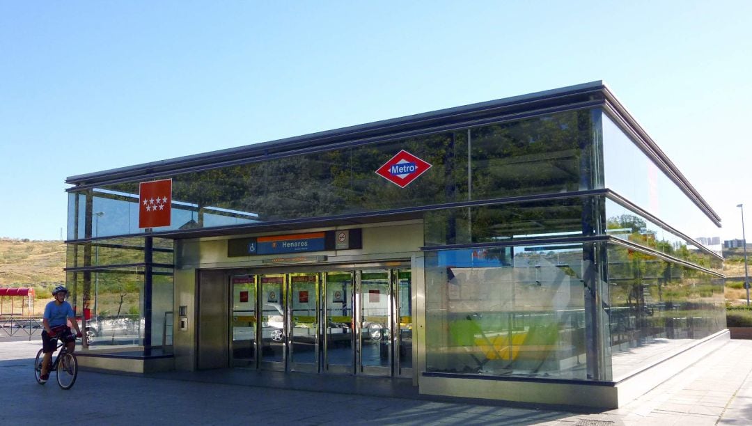 Estación del Henares de Metro. 