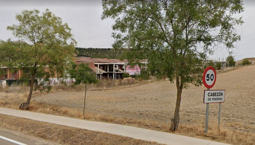 Acceso a la localidad de Cabezón de Pisuerga