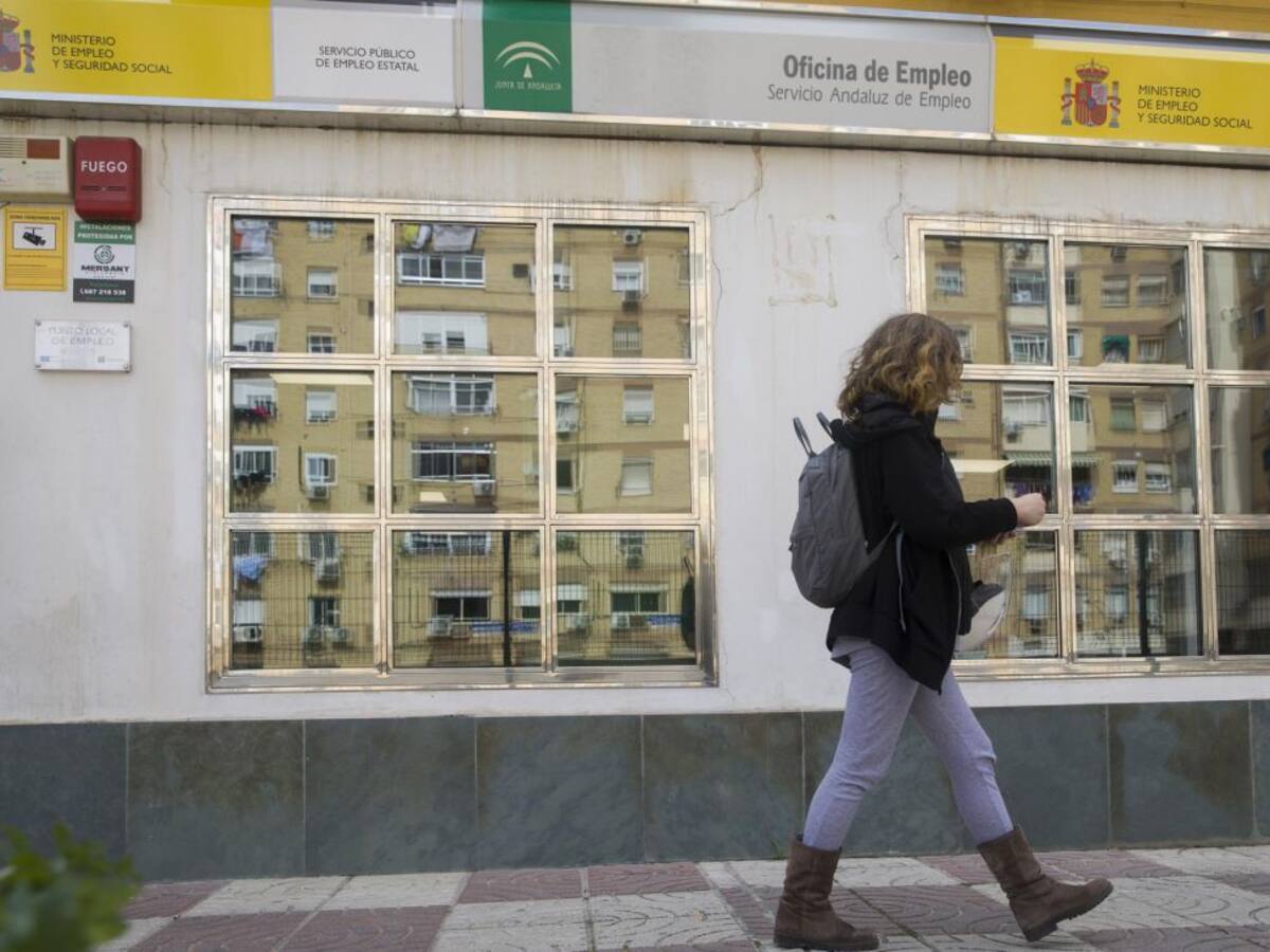 Sevilla encabeza la subida nacional del paro en marzo por el coronavirus