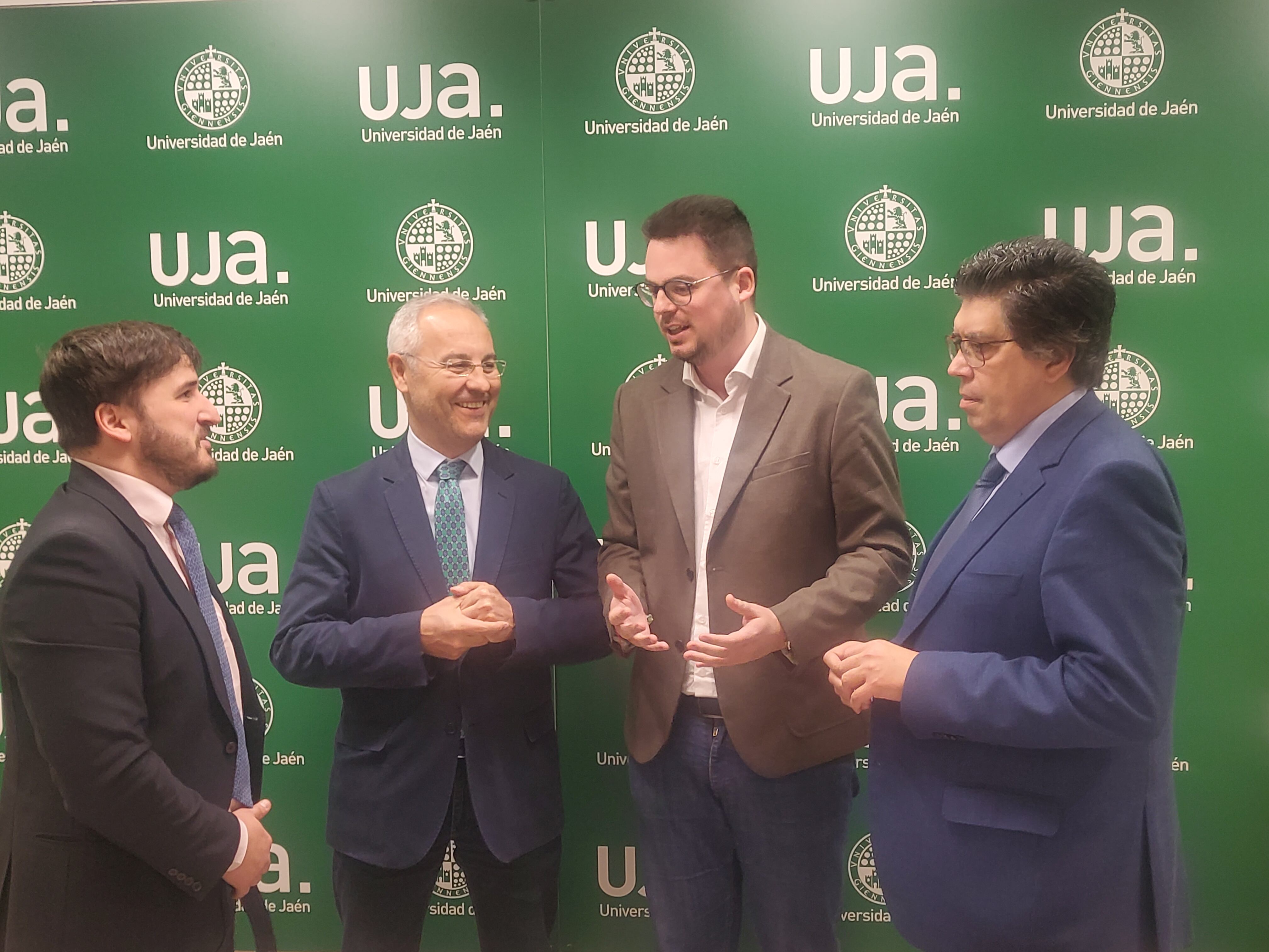 Carlos Guirao, Juan Ramón Lanzas, Francisco Javier Lozano y Juan Ignacio Pulido durante la presentación de los datos turísticos de la provincia de Jaén.