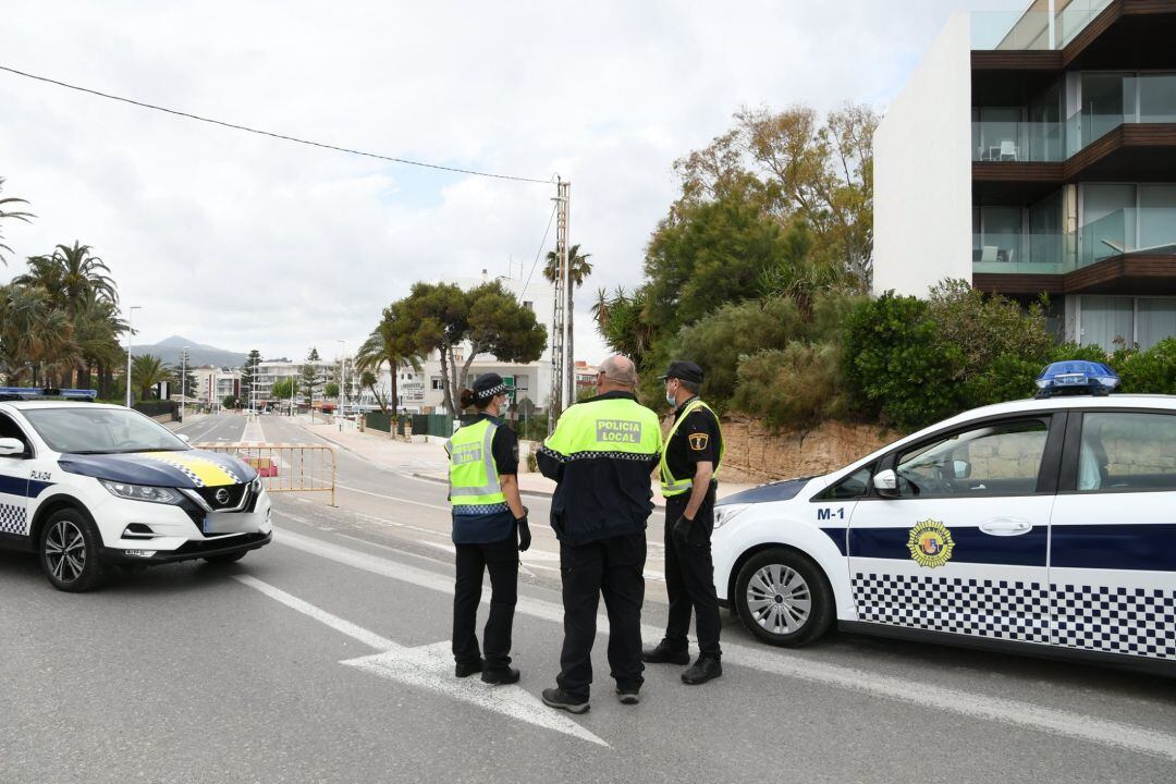 Imagen de archivo de policías de Xàbia, de agosto de 2020.