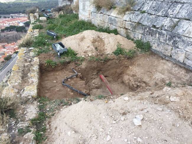 Una de las catas acometidas en el castillo de la villa
