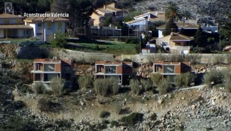 Chalets de lujo a medio construir en &#039;Constructor a la fuga&#039;