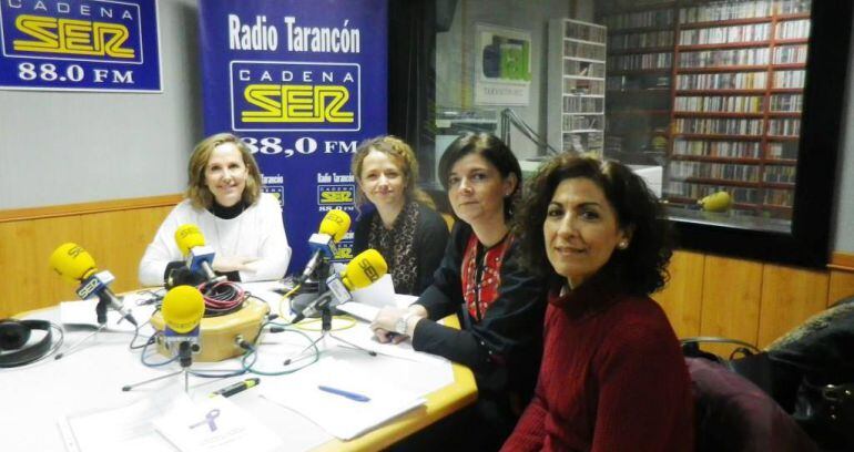 Técnicas del Centro de la Mujer de Tarancón junto con la director provincial del Instituto de la Mujer