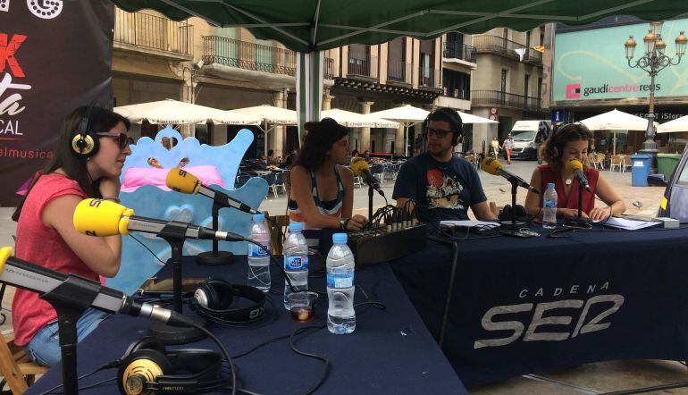 El Ball de Cercoletes i moltes entitats més han passat aquest divendres pels micròfons d'Hora Camp de Tarragona.