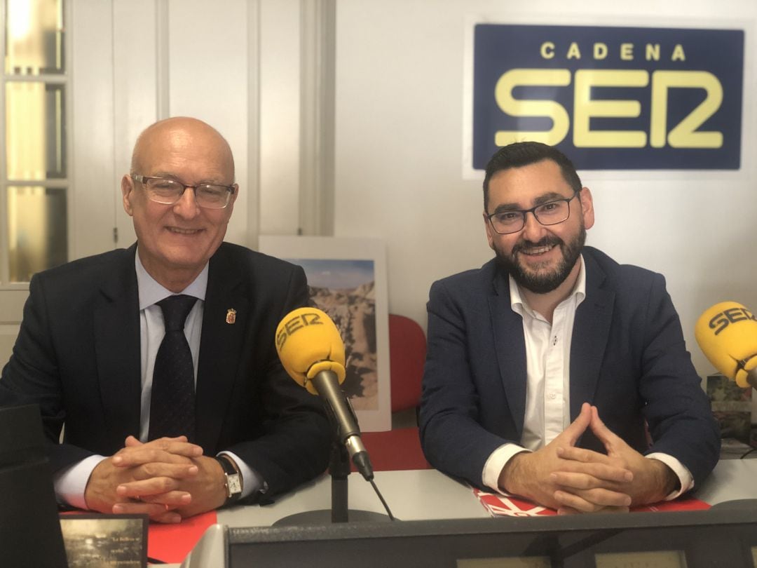 Bernardo Ciriza, Consejero de Cohesión Territorial y Jesús Mª Rodríguez, Director General de Administración Local del Gobierno de Navarra.