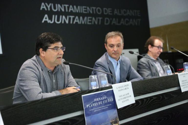 Inauguración Jornada &quot;Planes de Ciudad&quot;