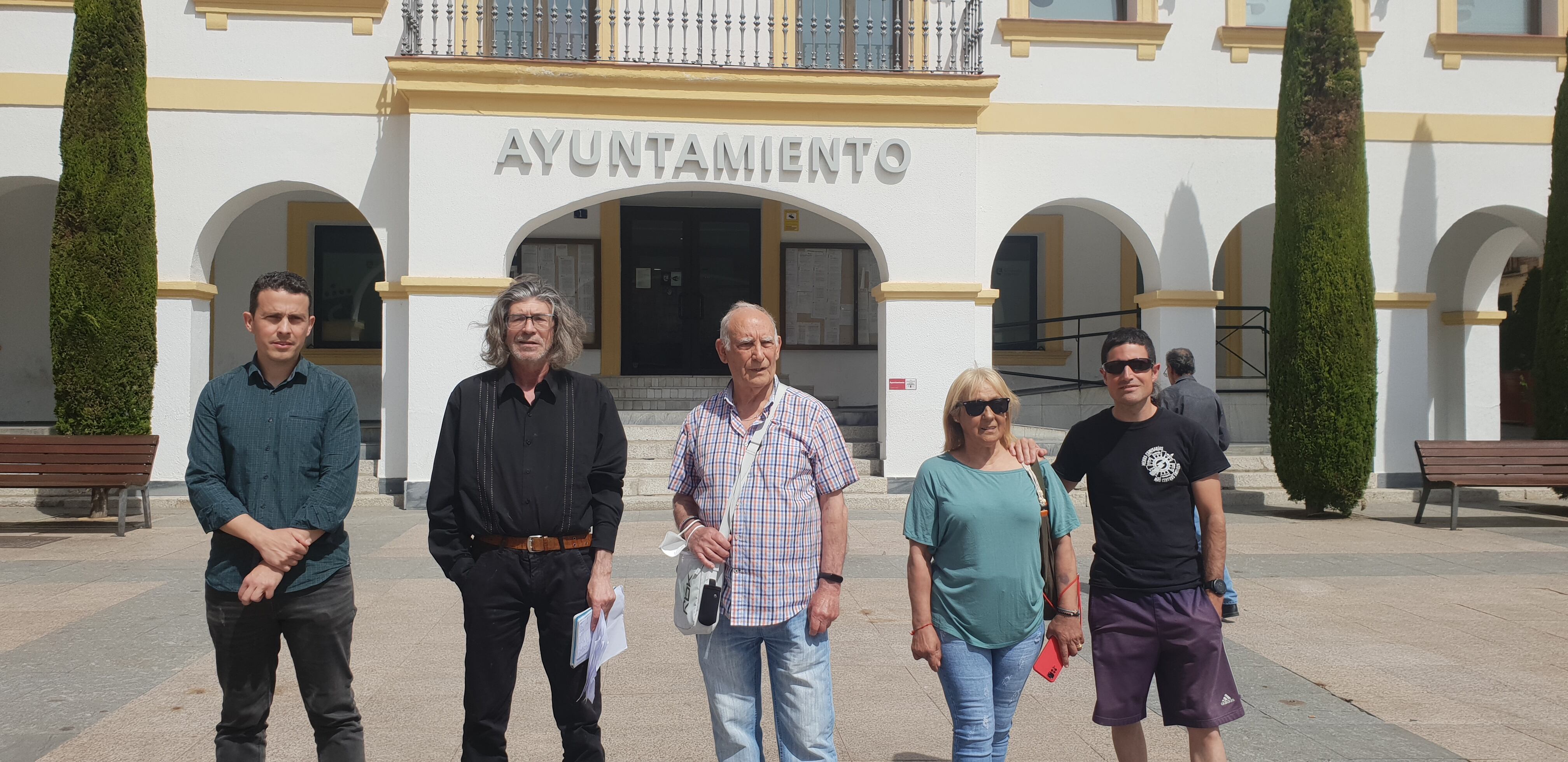 Miembros de la Plataforma Estatal Monarquía o República en San Sebastián de los Reyes