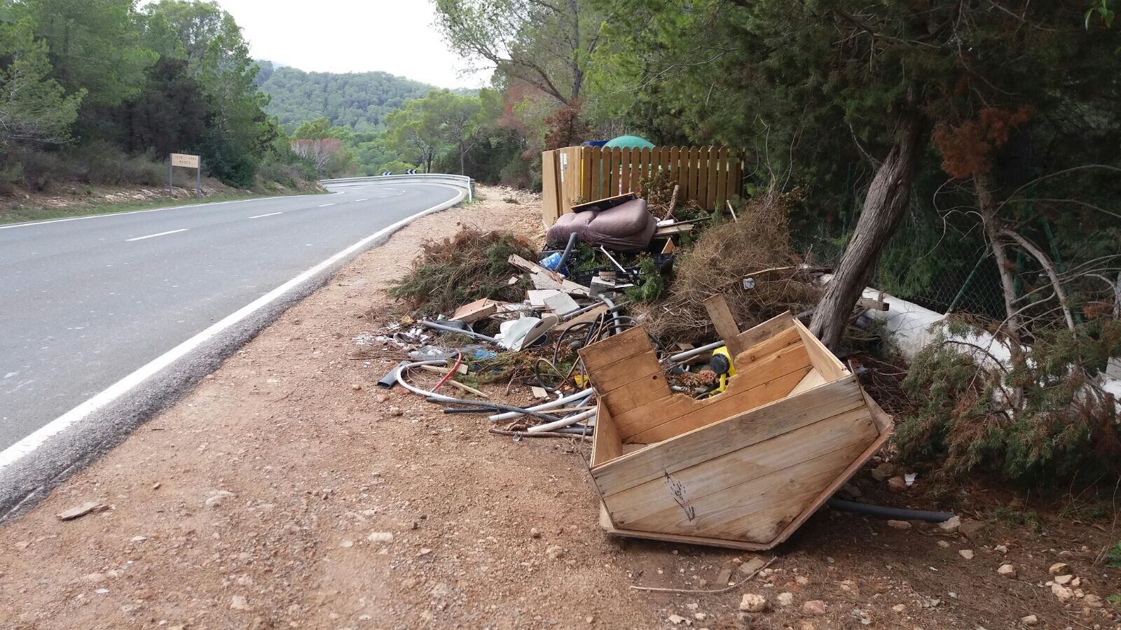 Imagen de archivo de contenedores de basura en Sant Joan