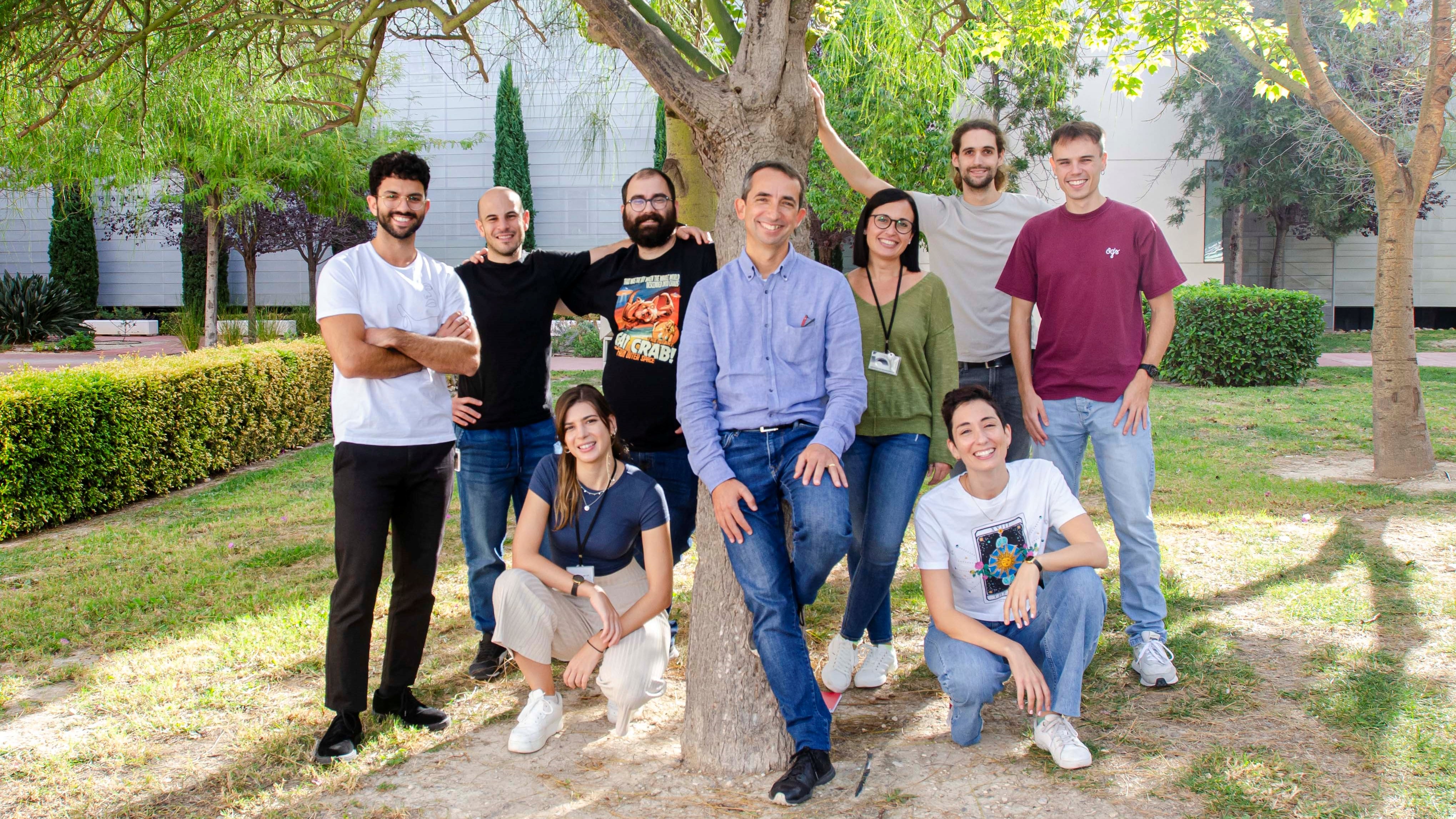 Víctor Borrell, profesor de Investigación del Instituto de Neurociencias (CSIC-UMH), y el equipo del laboratorio Neurogénesis y Expansión Cortical