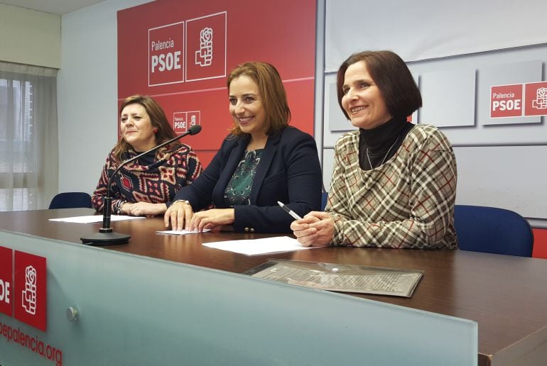 De izquierda a derecha: Rosa Aldea, Miriam Andrés y Mª Luz Martínez Seijo.