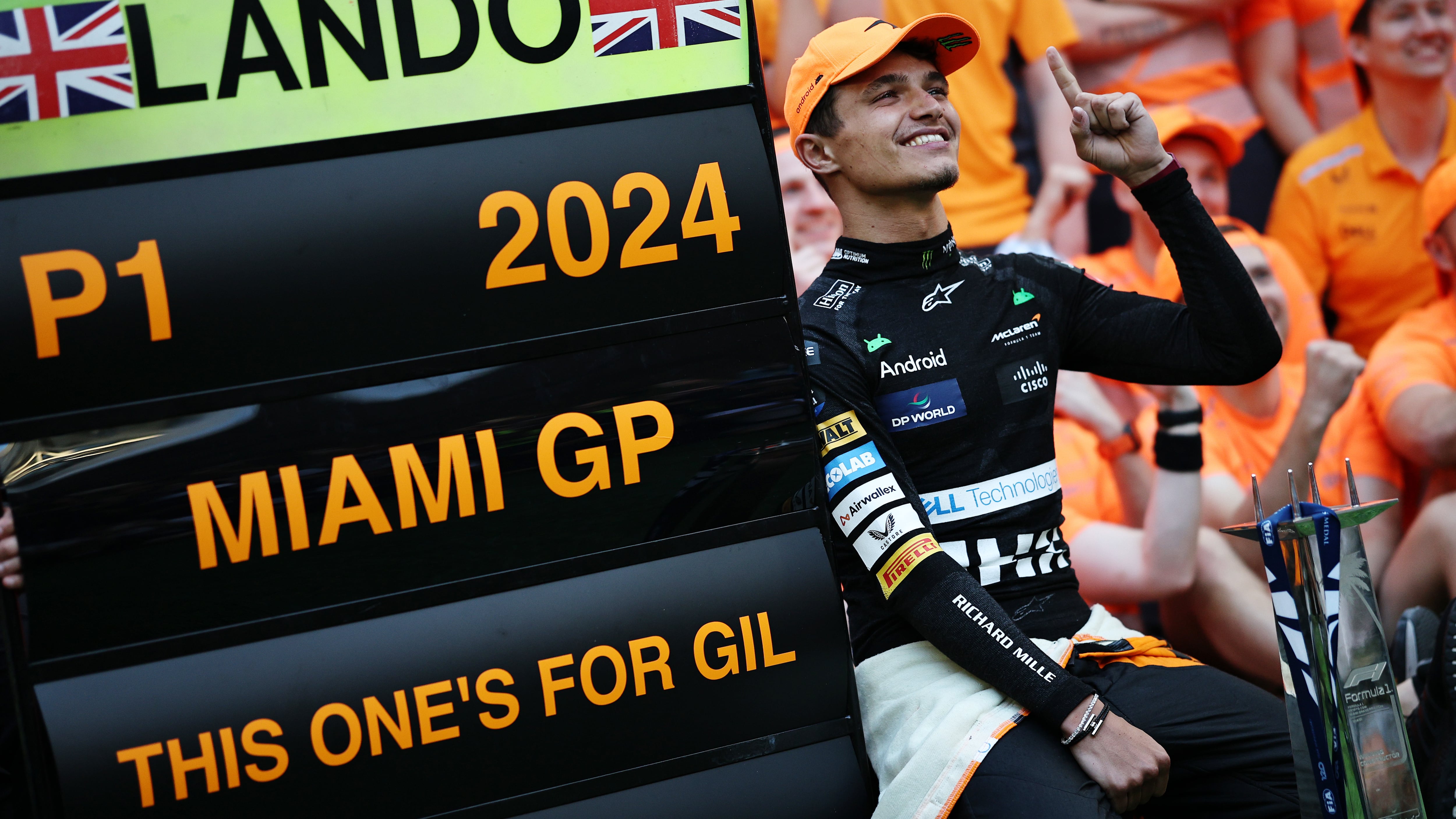 Lando Norris celebra su primera victoria en F1 en el Gran Premio de Miami