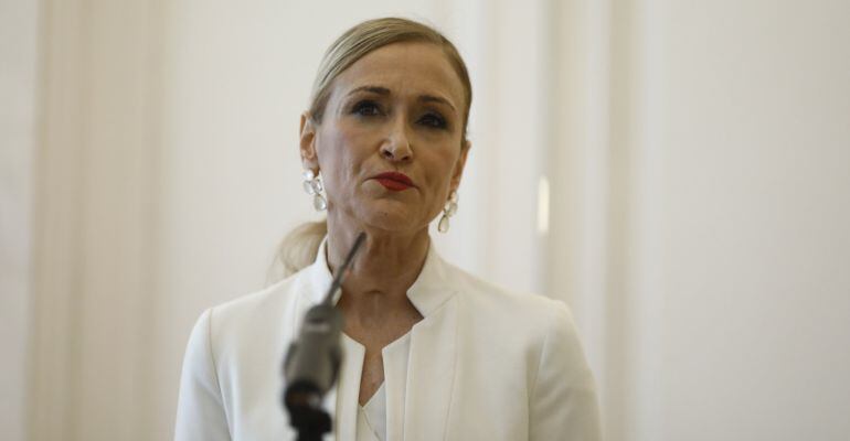 El consejero cree que Cifuentes tiene que valorar si sigue frente al PP regional