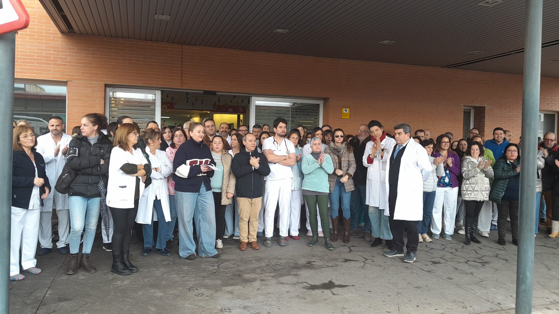 Concentración de trabajadores sanitarios en Puertollano