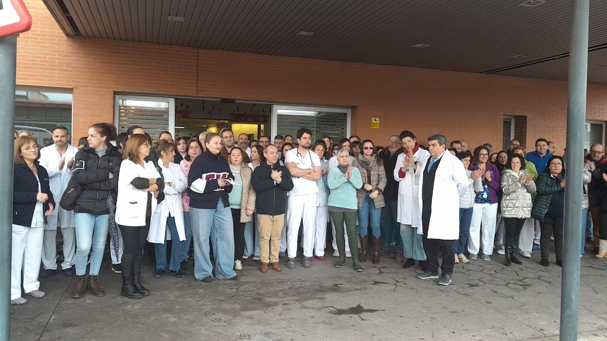 Los trabajadores sanitarios de Puertollano piden más protección...