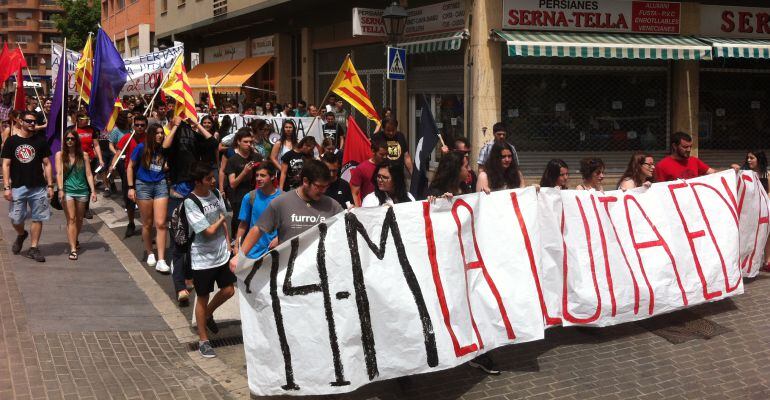 Imatge de la manifestació al carrer del Bisbe de la ciutat de Lleida.