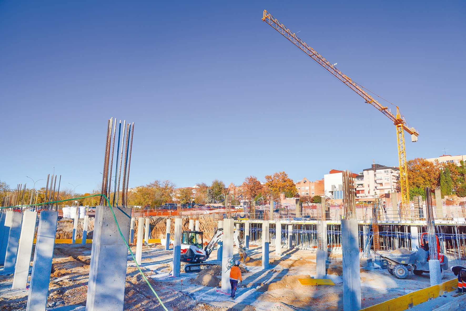 Obras del futuro aparcamiento subterráneo público del Bulevar Salvador Allende de Alcobendas