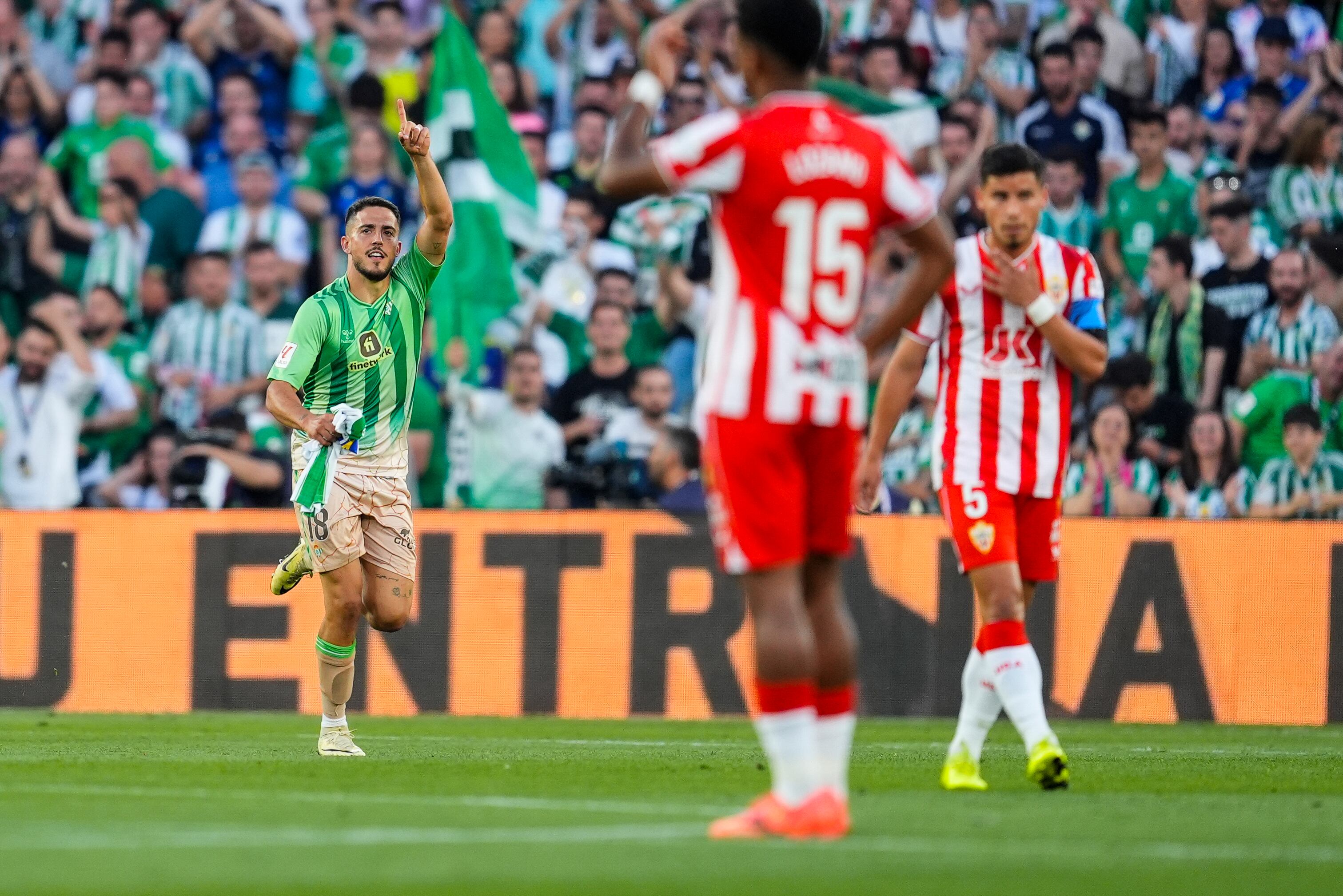 Goles impropios de Primera condenan al equipo de Mel.