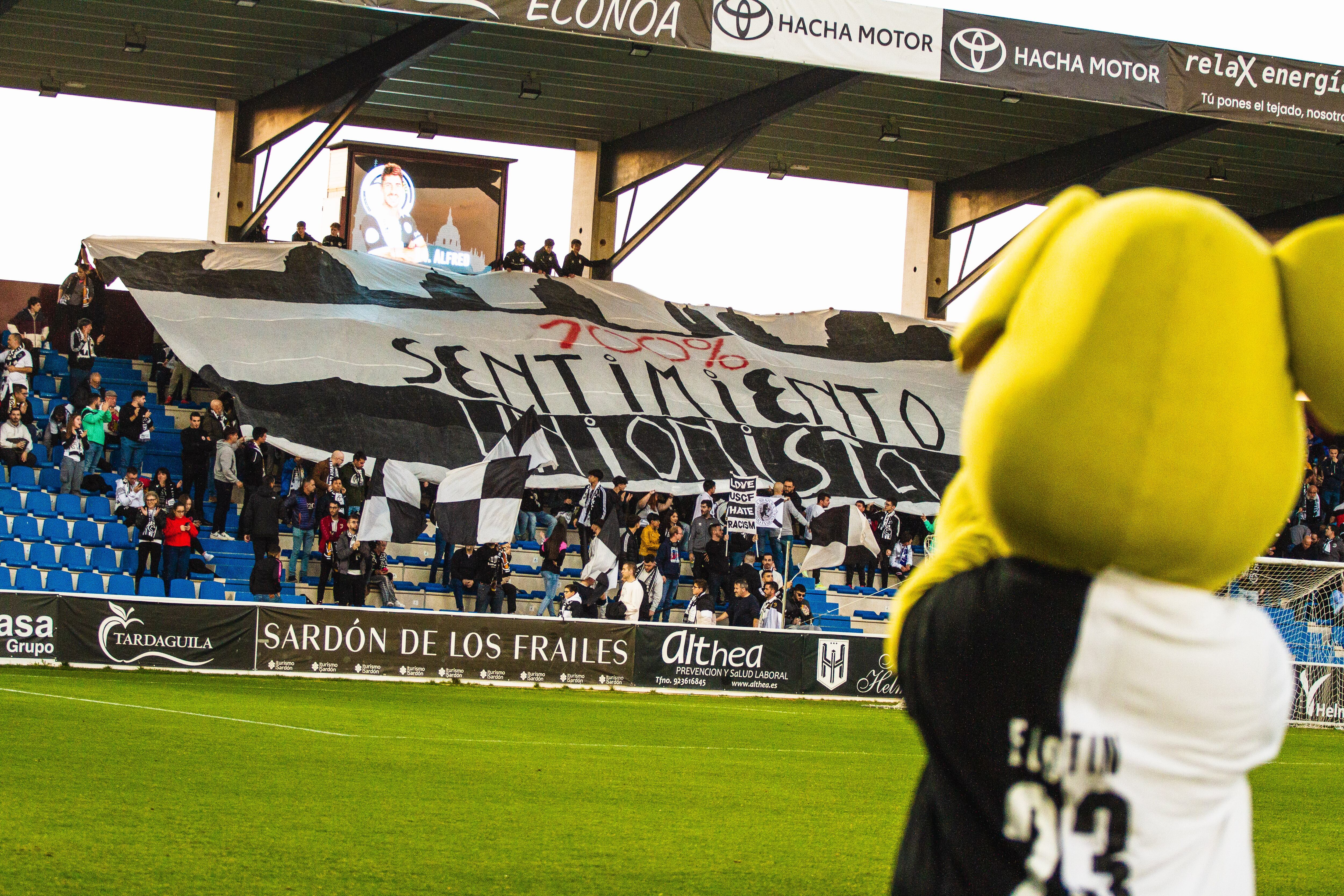 La afición de Unionistas, en el partido ante la Ponferradina/Unionistas de Salamanca CF