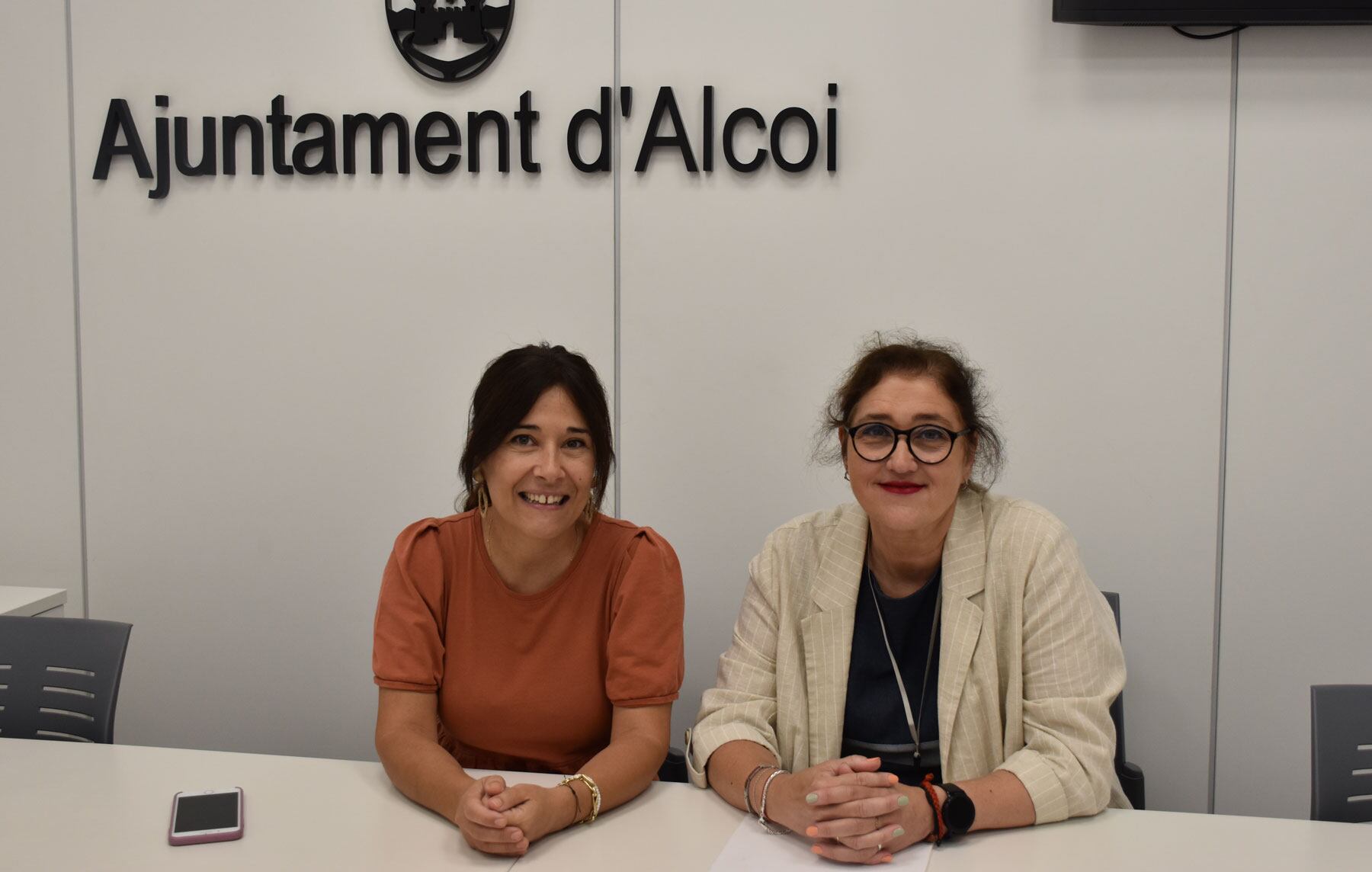 Lorena Zamorano y Bea Serra, durante la presentación de esta actividad en rueda de prensa