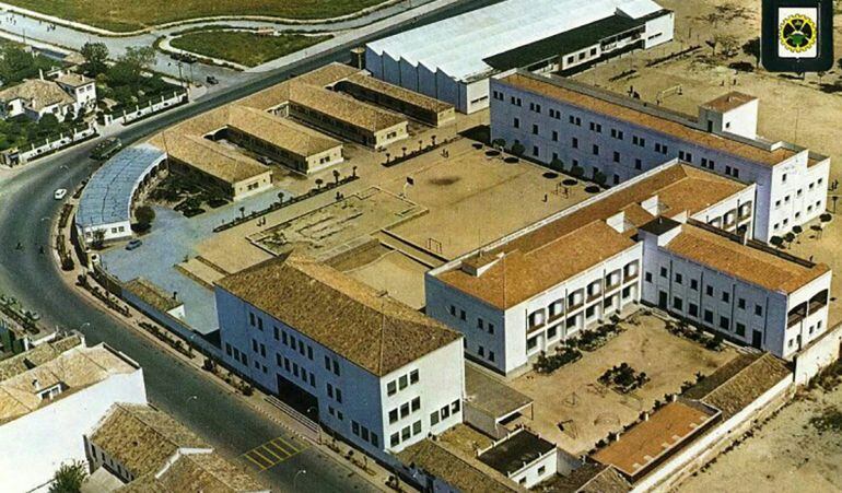 Vista aérea de las EE.PP. de la Sagrada Familia en Andújar (segunda mitad s. XX)