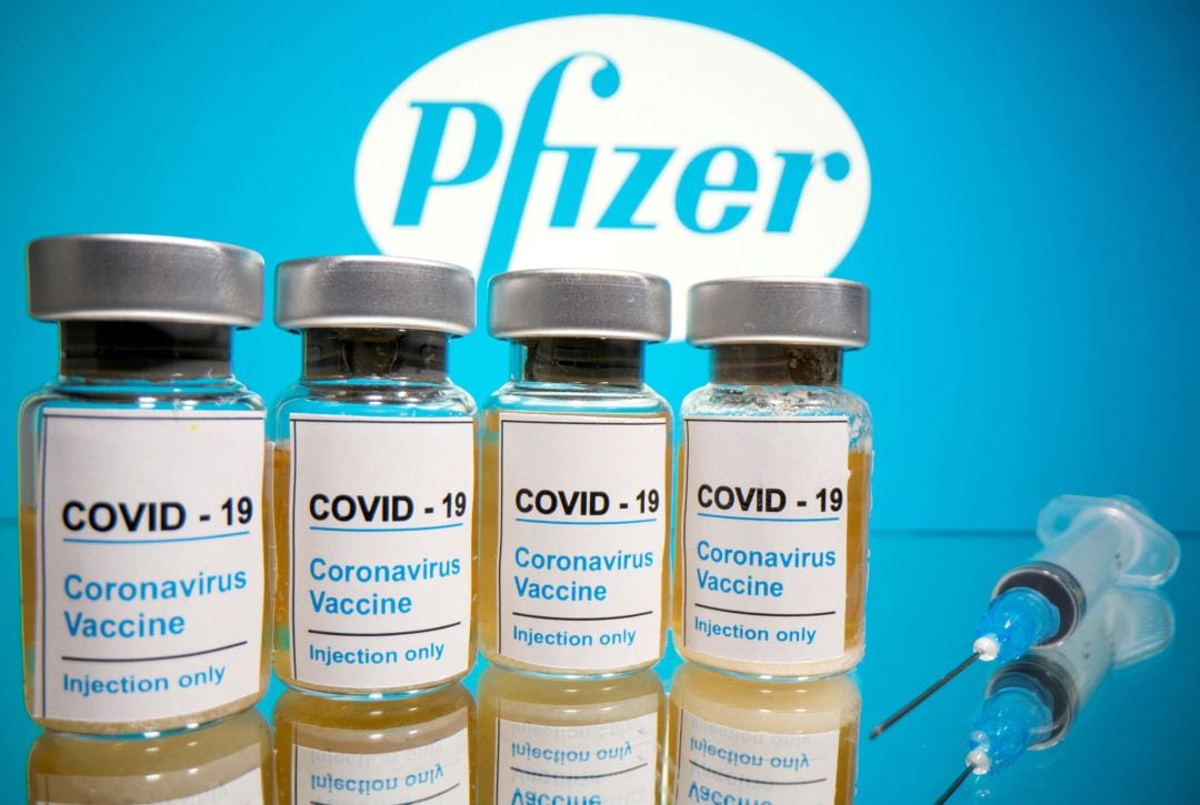 Viales de la vacuna contra el COVID de Pfizer