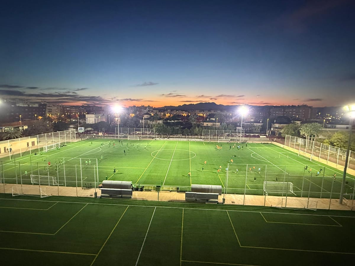 Elche moderniza la iluminación de campos e instalaciones deportivas con luz LED
